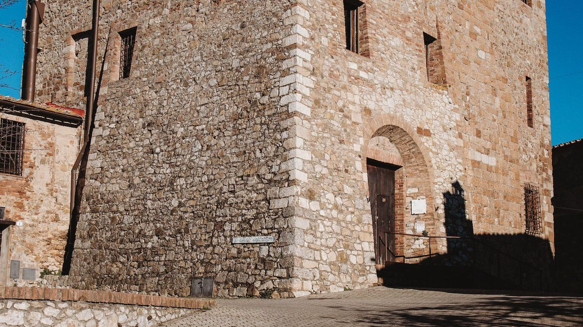 L’Antiquarium di Poggio Civitate a Murlo allestito all’interno dell’antico Palazzo Vescovile, accoglie testimonianze uniche degli Etruschi. Un percorso guidato alla scoperta di una delle civiltà più antiche e affascinanti 👉 https://t.co/YU3pfbKOXT
📷 @TerrediSiena https://t.co/x7e1R7W4Fd