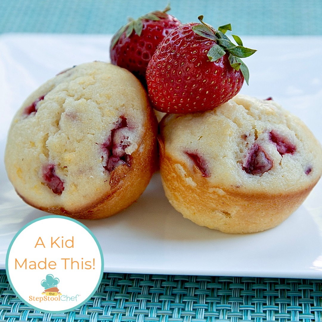 stepstoolchef's tweet image. Happy National Muffin Day! 

You already know how we're celebrating today.... by making our amazing Strawberry Lemonade Muffins!  🍓🍋

To join in on the fun, check out the recipe on SideChef: loom.ly/fClUQmQ

Happy baking! 👨‍🍳