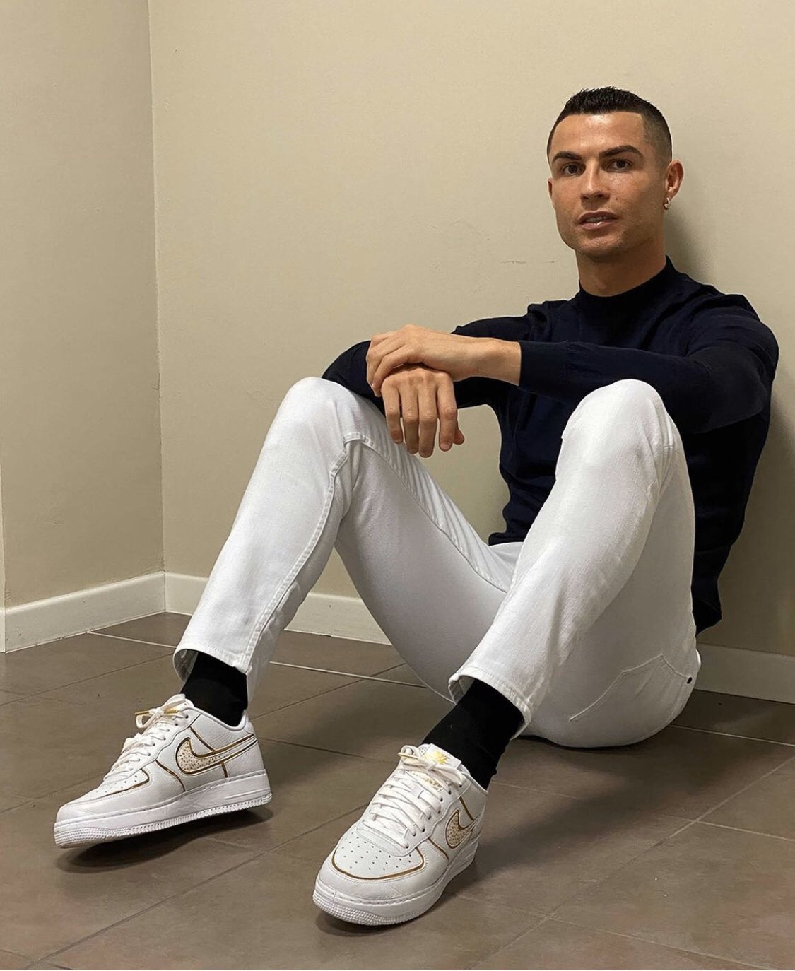 TCR. on X: 🎁 Cristiano Ronaldo with a gift from Nike on his
