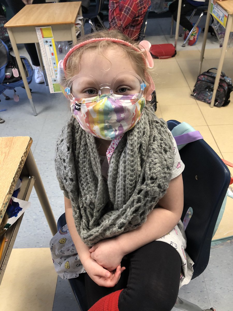 LPSStormWatch's tweet photo. How did these students age so much overnight?!?!π―π―π―. Happy 100th Day from 1/2S! #wayold #grannysweater #grannyscarves #kirchief https://t.co/QCdibkVi2f