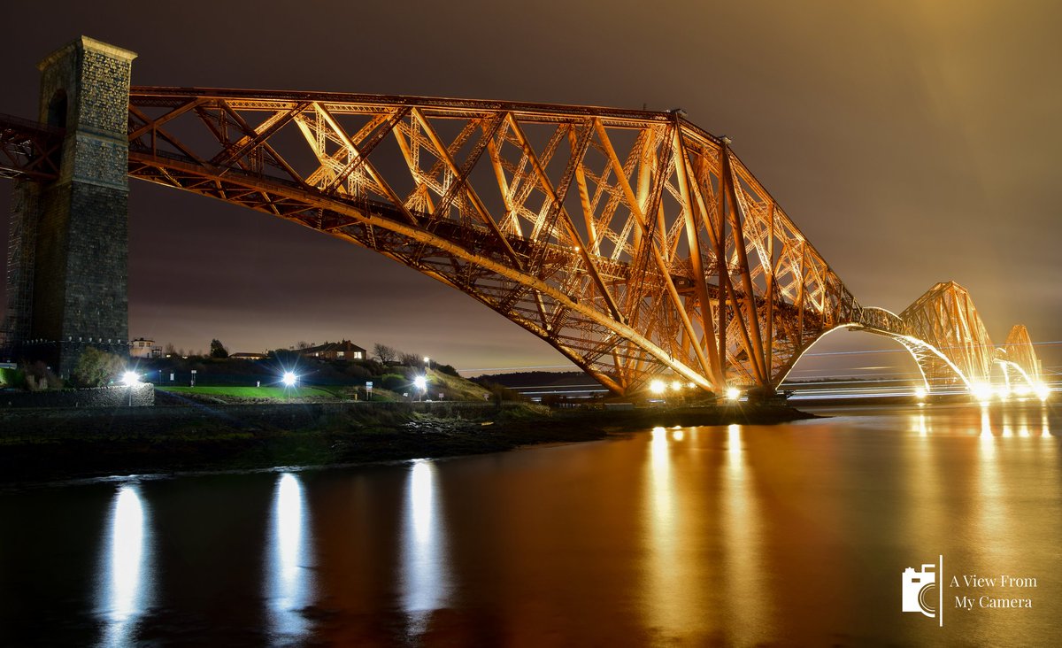 Another shot of the #railbridge and with #lighttrail from a passing ship 😍

@welcometofife @BeingScots @ThePhotoHour #ThePhotoHour @StormHour #StormHour @ScotsMagazine #OutandAboutScotland @VisitScotland #VisitScotland #YCW2021 @LoxleyColour @Scottish_Banner @TheForthBridges