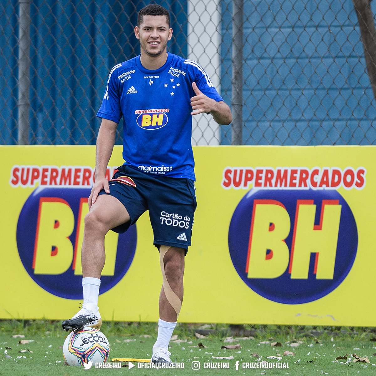 pelasbeiradas's tweet photo. Vamos falar sobre Matheus Pereira e Adriano?

Em meio a uma temporada decepcionante do Cruzeiro, marcada por falta de futebol e problemas extracampo, surgiram os jovens Matheus Pereira e Adriano.

Por: @jvdelrio98, @filipesodrep e Pedro Jellinek. 

Segue o 🧵 

#CruzeiroJPB https://t.co/xEPnNQg3TH