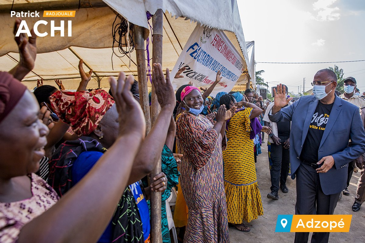 ACHIPatrick4's tweet photo. À Adzopé, la fée électricité poursuit son chemin ! 😀
Cette extension du réseau symbolise l’effort continu de @AOuattara_PRCI et du @Gouvci pour que 100% des villages et quartiers soient alimentés d’ici 2025. 

Avec l’électricité, la vie change, #LaCivAvance !

#AdjouAlé https://t.co/pXu5tU6DQ5