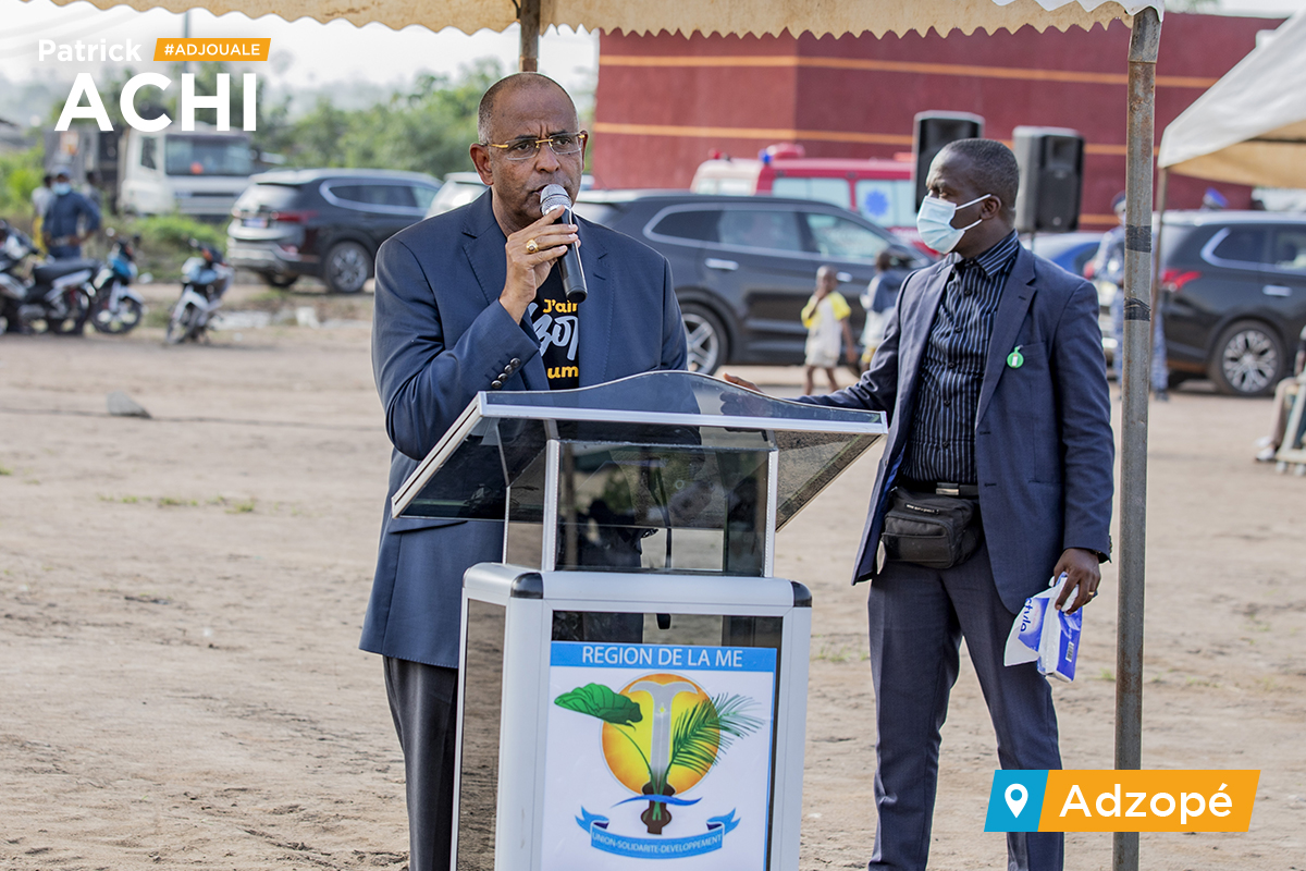 ACHIPatrick4's tweet photo. À Adzopé, la fée électricité poursuit son chemin ! 😀
Cette extension du réseau symbolise l’effort continu de @AOuattara_PRCI et du @Gouvci pour que 100% des villages et quartiers soient alimentés d’ici 2025. 

Avec l’électricité, la vie change, #LaCivAvance !

#AdjouAlé https://t.co/pXu5tU6DQ5