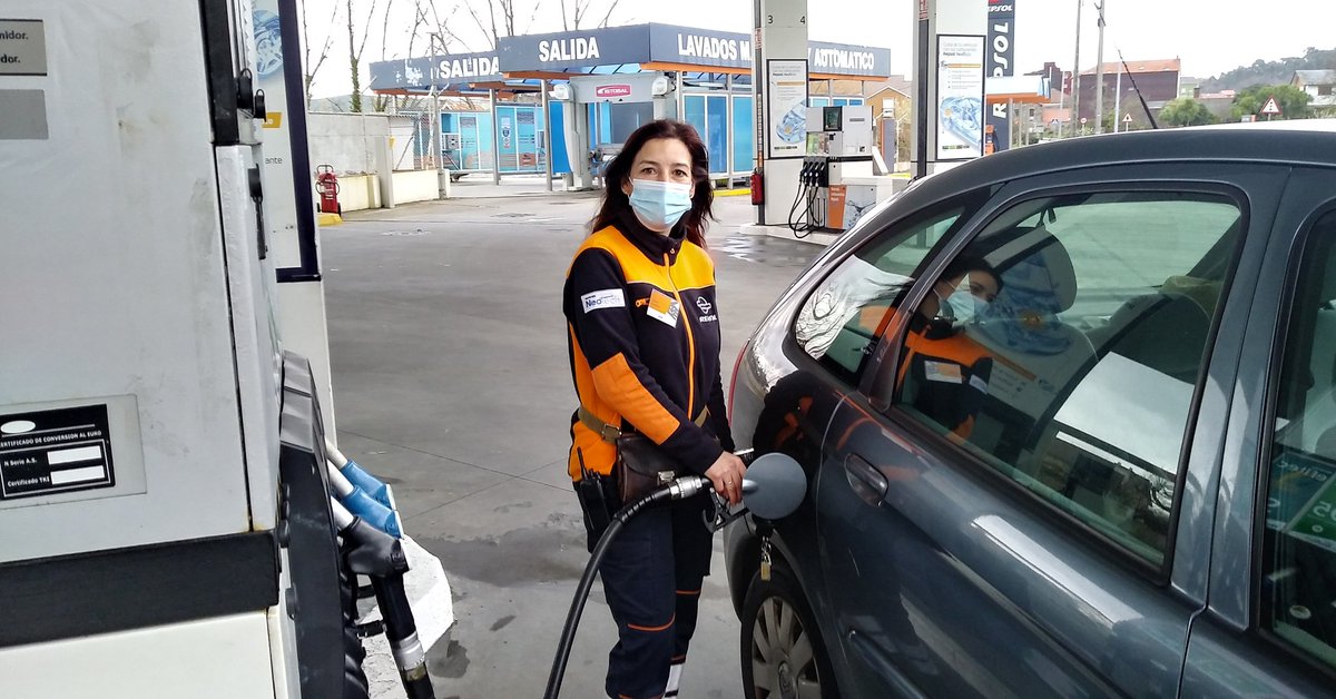 EnFeminas's tweet photo. Ana é traballadora na #EstacióndeservicioRepsol de #Caleiro, Vilanova de Arousa.
#VilanovadeArousa
#MulleresdeVilanovadeArousa
#8MVilanovadeArousa
#traballadora #mulleresvalentes https://t.co/xVtzoh38ky