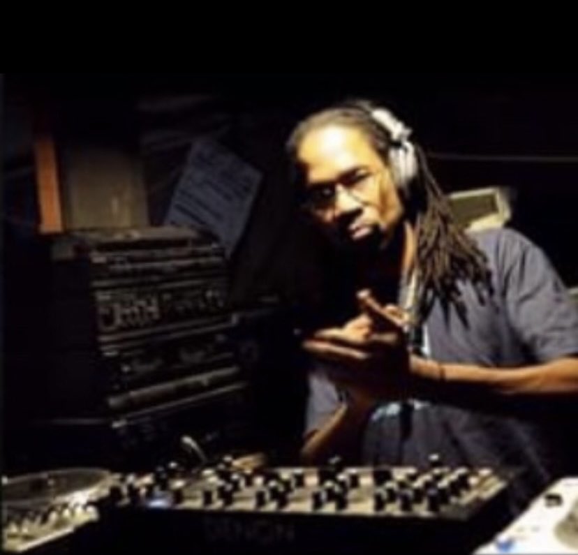 MIMIBROWN3's tweet photo. .⁦@wdasfm⁩  105.3 #Philly 6PM-2AM Live Saturday Night Experience ⁦@DJDocB⁩ #hip-hop #Cutmaster #throwbacks ⁦@smasonmason1⁩ #houseclubmusic https://t.co/95IwV8TaNO