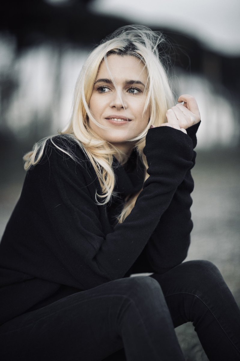 Scapigliato che è anche un po’ bohémien che è anche un po’ artista che è anche un po’ uomo libero che è anche un po’ tipica-folata-di-vento-quando-scatti-una-foto
#tepare
Correggimi se sbaglio @riccardoriandephoto