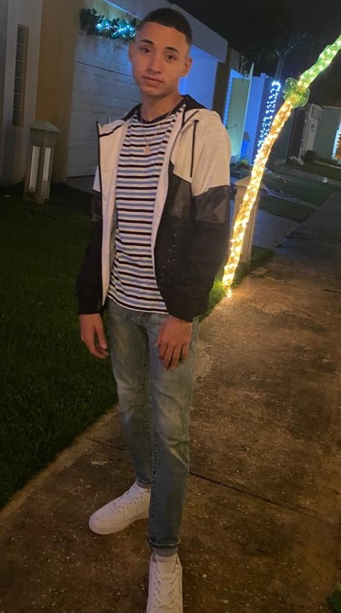 YoDragonik's tweet photo. @FaZeSway I'm ugly asf🤕😖 https://t.co/WVkUot5vYo