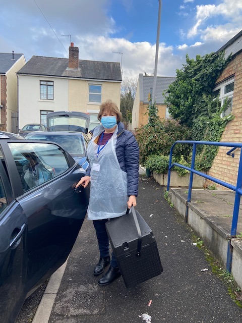 AgeUKTunWells's tweet photo. Looking to #volunteer?

From helping us to deliver hot meals to calling someone who might be feeling lonely, we have a variety of volunteering opportunities.

To lend a hand, visit: https://t.co/Cd6EXZTBUR https://t.co/k0I5GXnG1y