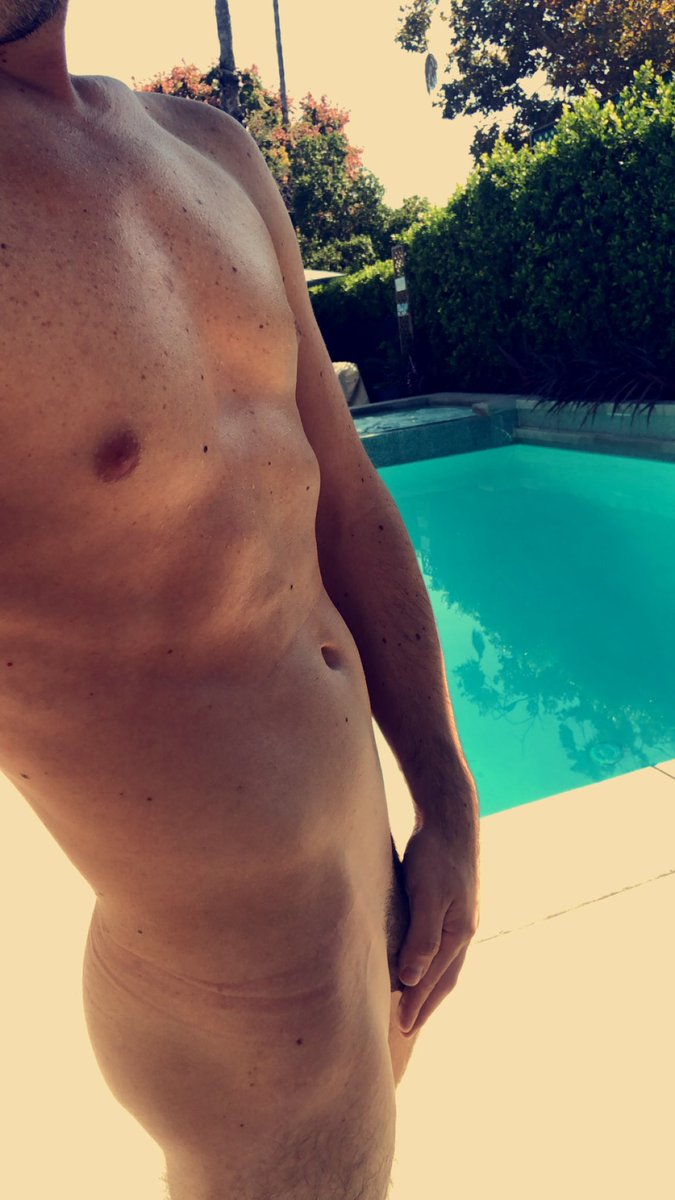 juhello2012's tweet image. Lick my body