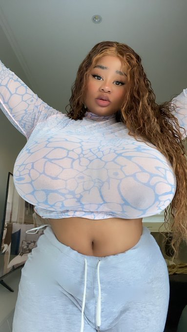 Alexa? Play everyone that played me https://t.co/nPMFkkS7tk https://t.co/rD4XWkg8QU