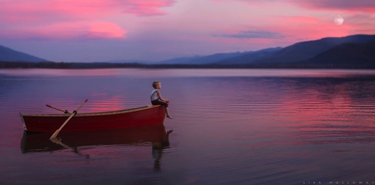 There are times when we stop, we sit still.
We listen and breezes from a whole other world begin to whisper.

James Carroll
📸 Lisa Holloway