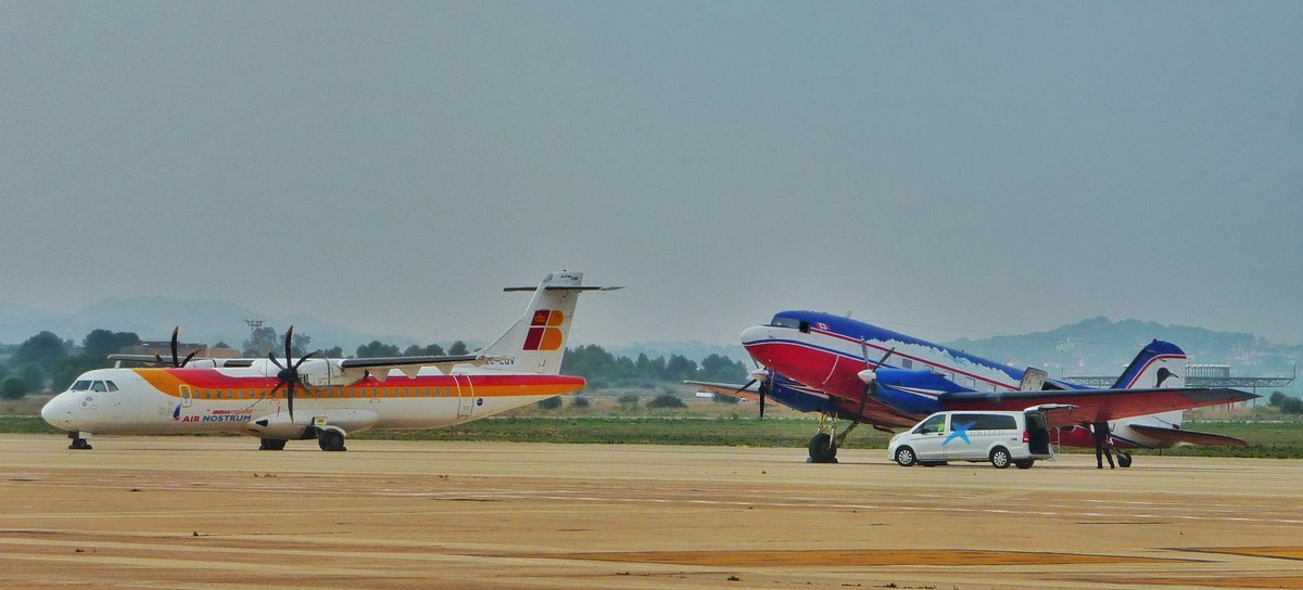 Precioso, este Blaster BT-67 (DC3) que nos visita en #Valencia procedente de Tenerife Sur. Construido en 1943 y modificado en 1998. Pertenece a ALCI, Antarctic Logistics Centre International. 😍😍