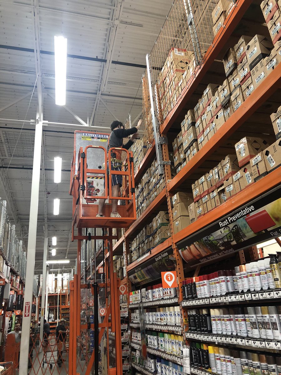 PhilW0243's tweet photo. This week’s focus was overhead organization. We conducted Power PackDowns to make room in the overhead. Thanks to Ish, Fred, both Matts, and Alisha for helping to make the magic happen! 🤝🏆👏🥇#HomeDepot #TeamPlayers #Paint #Store243 https://t.co/ZdyCTuCU1t