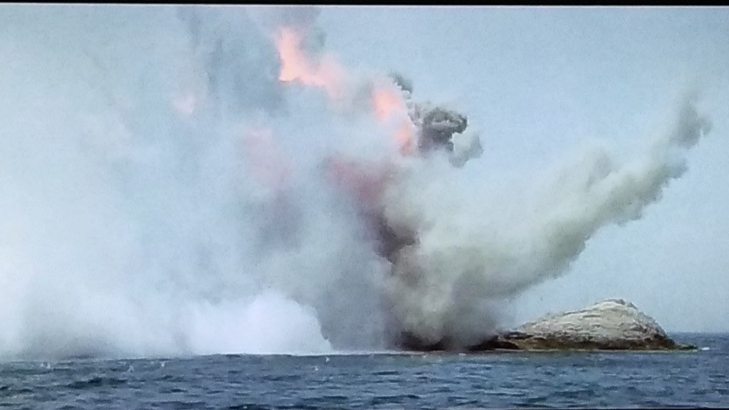 特撮番組と火薬 島の形を変えて怒られた 小石が食い込み傷だらけ でもそれが ライダーの勲章 1号とv3が語る Togetter 特撮番組と火薬 島の形を変えて怒られた 小石が食い込み傷だらけ でもそれが ライダーの勲章 1号とv3が語る Togetter