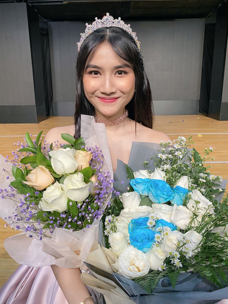 thisfrieska's tweet photo. Makasih yah yang udah nonton show hari ini, terlebih yang datang! Padahal pasti aksesnya sulit, makasih banget ❤️ https://t.co/OlsjlABYLs