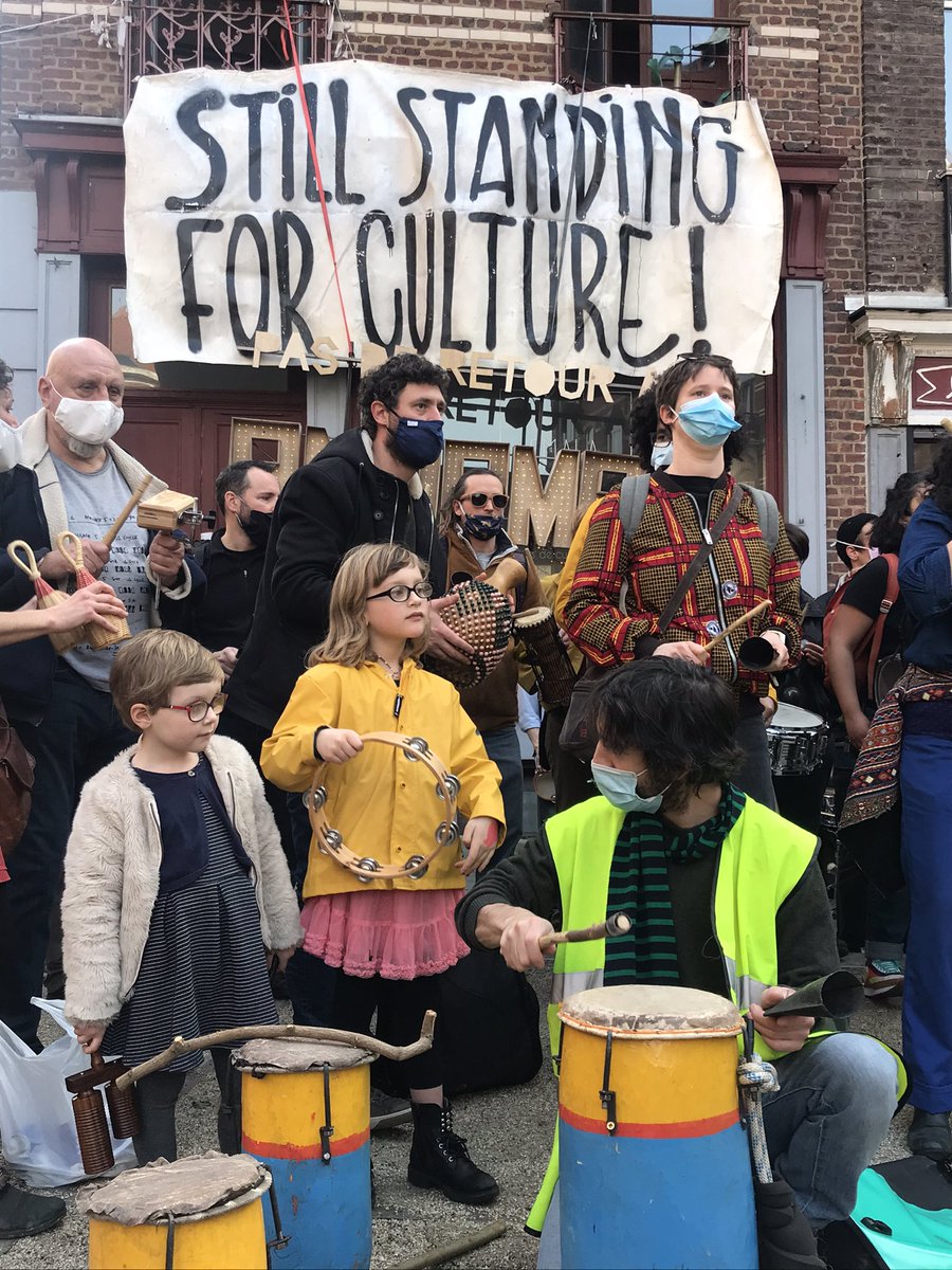Aujourd’hui par un si beau soleil quel plaisir de retrouver la culture et quelques unes des 300 actions culturelles menées pour Still Standing for Culture. Pour que la culture rouvre,vive,pour que nous puissions à nouveau respirer ce parfum de plaisir et de liberté avec d’autres https://t.co/2GxfMMcrR1