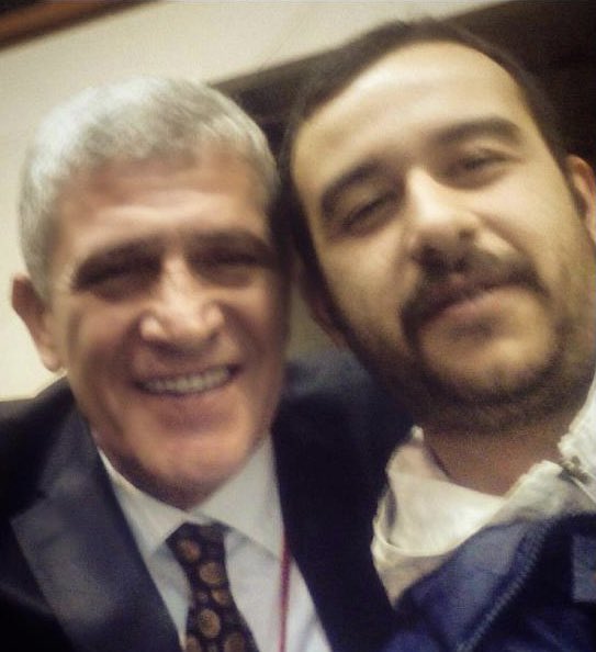 “Ölüm bize ne uzak bize ne yakın ölüm. Ölümsüzlüğü tattık bize ne yapsın ölüm”
Ruhun şâd, mekânın cennet olsun yiğidim.