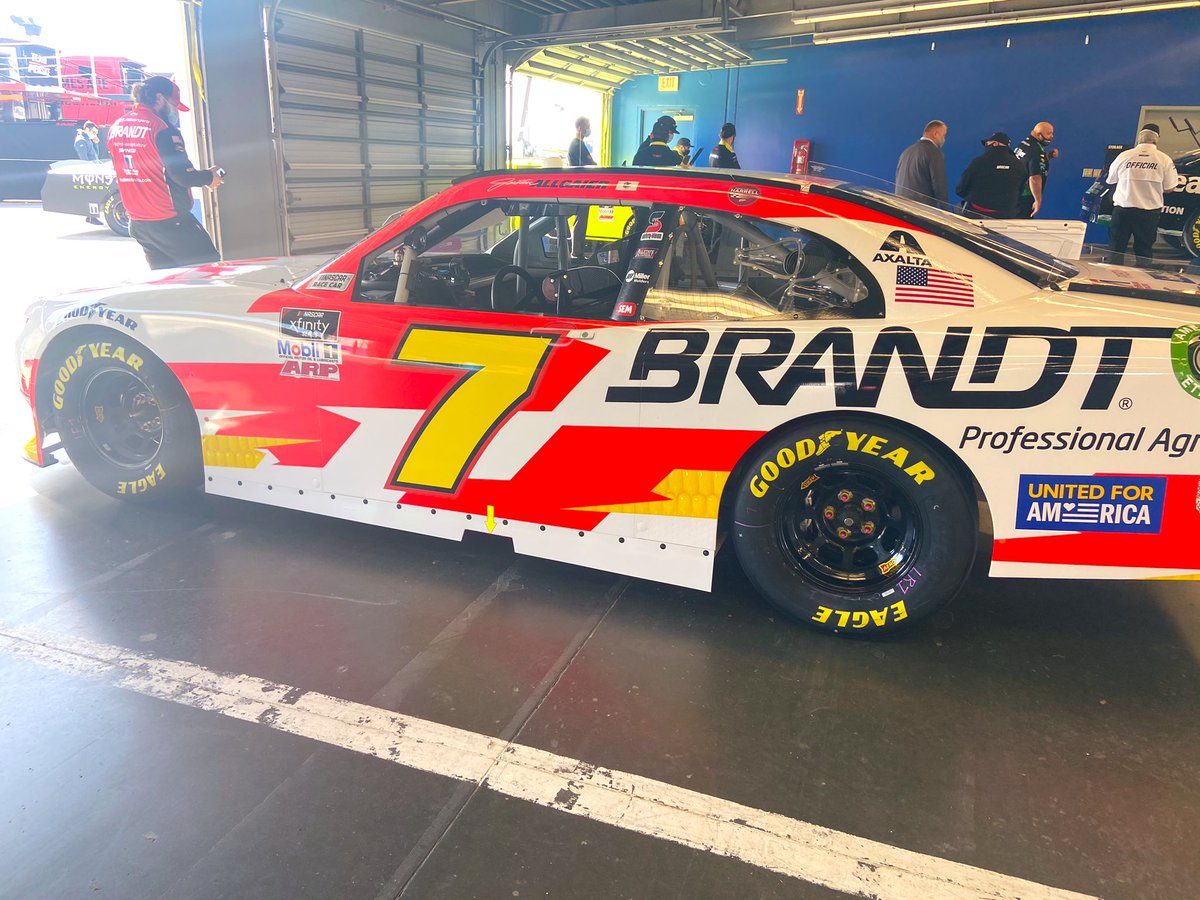 Don’t forget <a href="/J_Allgaier/">Justin Allgaier</a> will be in a white car today!!! Sure is pretty!!! 

RT <a href="/JRMotorsports/">JR Motorsports</a>: New look this weekend for the No. 7 <a href="/BRANDT_co/">BRANDT</a> Camaro! 😍