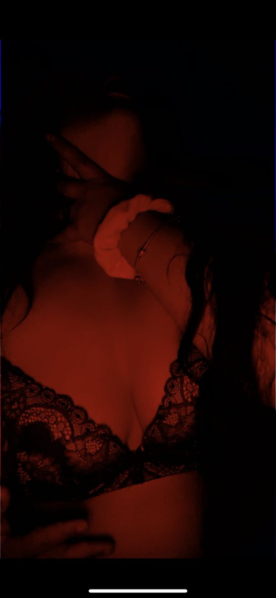 GIRLSLOVEGIRLSS's tweet photo. After hours 😈 https://t.co/YfQZj4kwp1