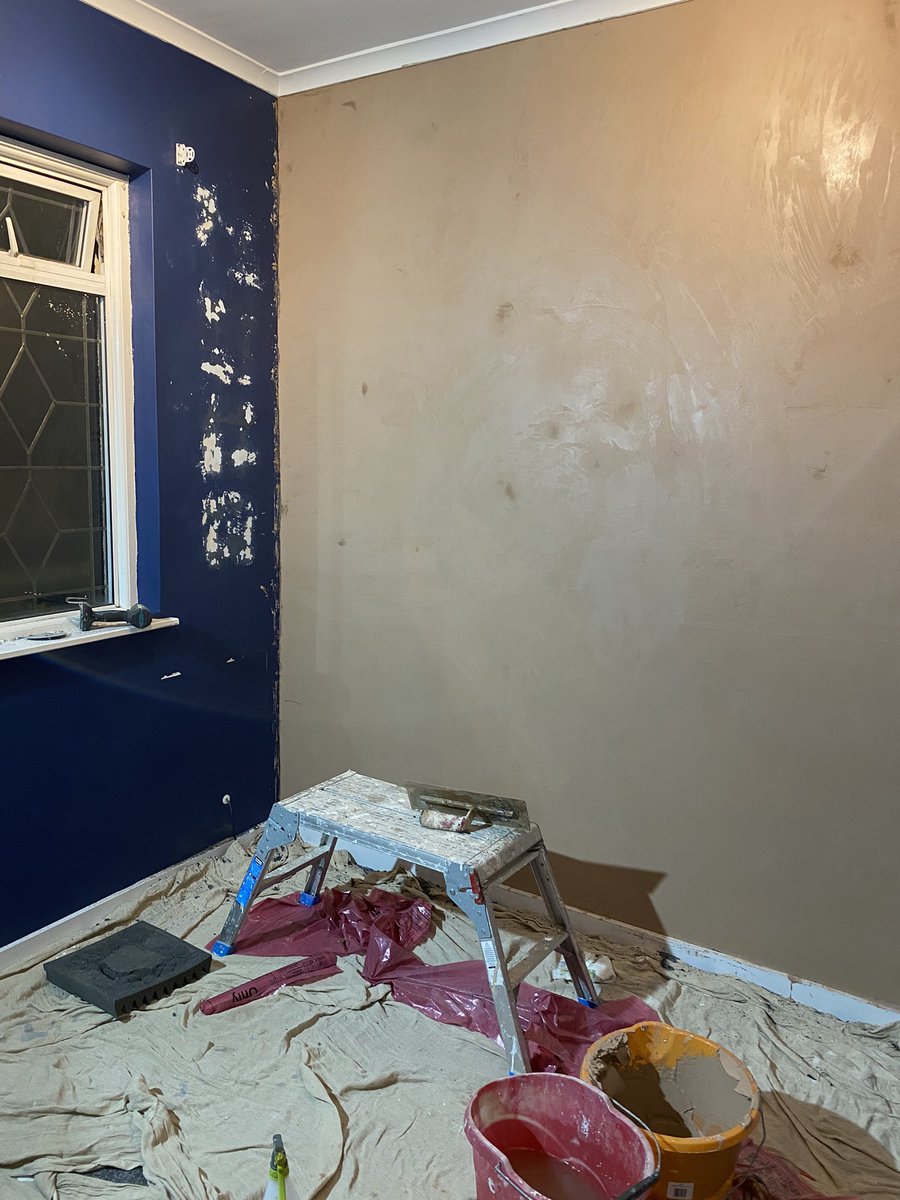 Tech__Unboxed's tweet photo. Giving the studio a revamp, video to follow! 👌🏼

FYI. If you are thinking of putting up acoustic panels on your wall with spray adhesive... DONT! 🙈 needed to re plaster the wall 😳

#recordingstudio #youtuber #youtubestudio #tech #reviews #unboxing #contentcreator https://t.co/IoU843sapB