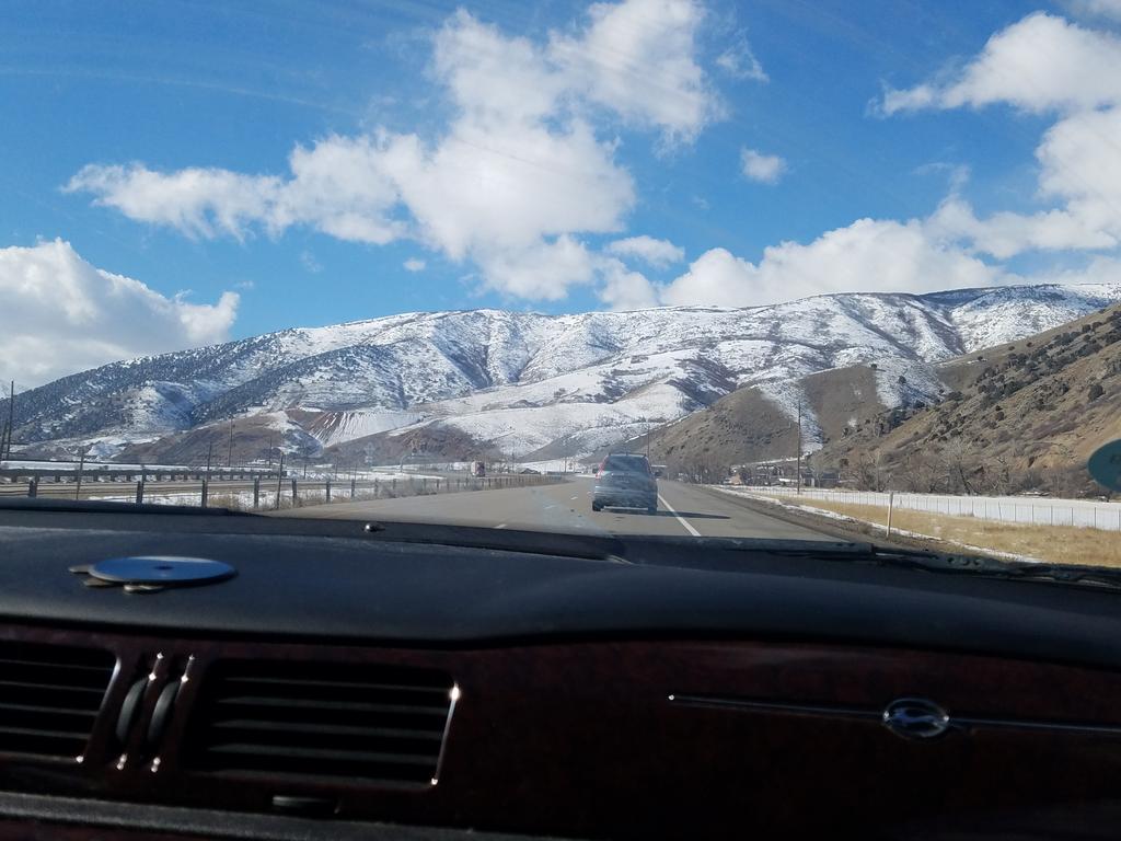 NathanKukla's tweet photo. Yo, Rocky Mountains might be the coolest thing I've seen in the US.
#GeologyRocks https://t.co/nfkZTXhtVj
