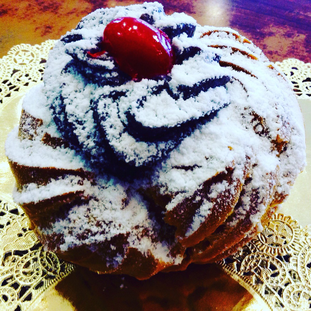 DeLuiseBakery's tweet photo. Delicious & Beautiful Chocolate Cream Zeppole 1251 Chalkstone Ave Providence 351-5826 https://t.co/UBnNKez6dF