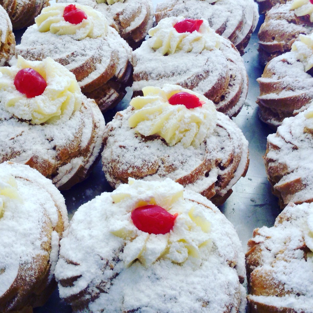 DeLuiseBakery's tweet photo. Baked Zeppole with traditional cooked yellow cream 1251 Chalkstone Ave Providence 351-5826 https://t.co/Xmwf4CqNjZ