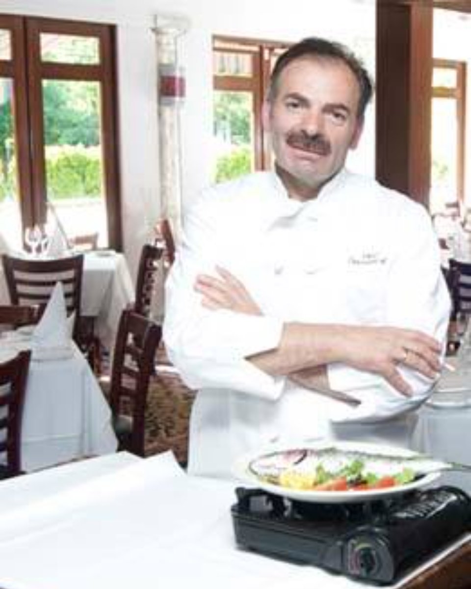 DimoraRistorant's tweet photo. When love and skill come together at Dimora Ristorante, you can always expect a masterpiece. https://t.co/OXYMSlgO6b