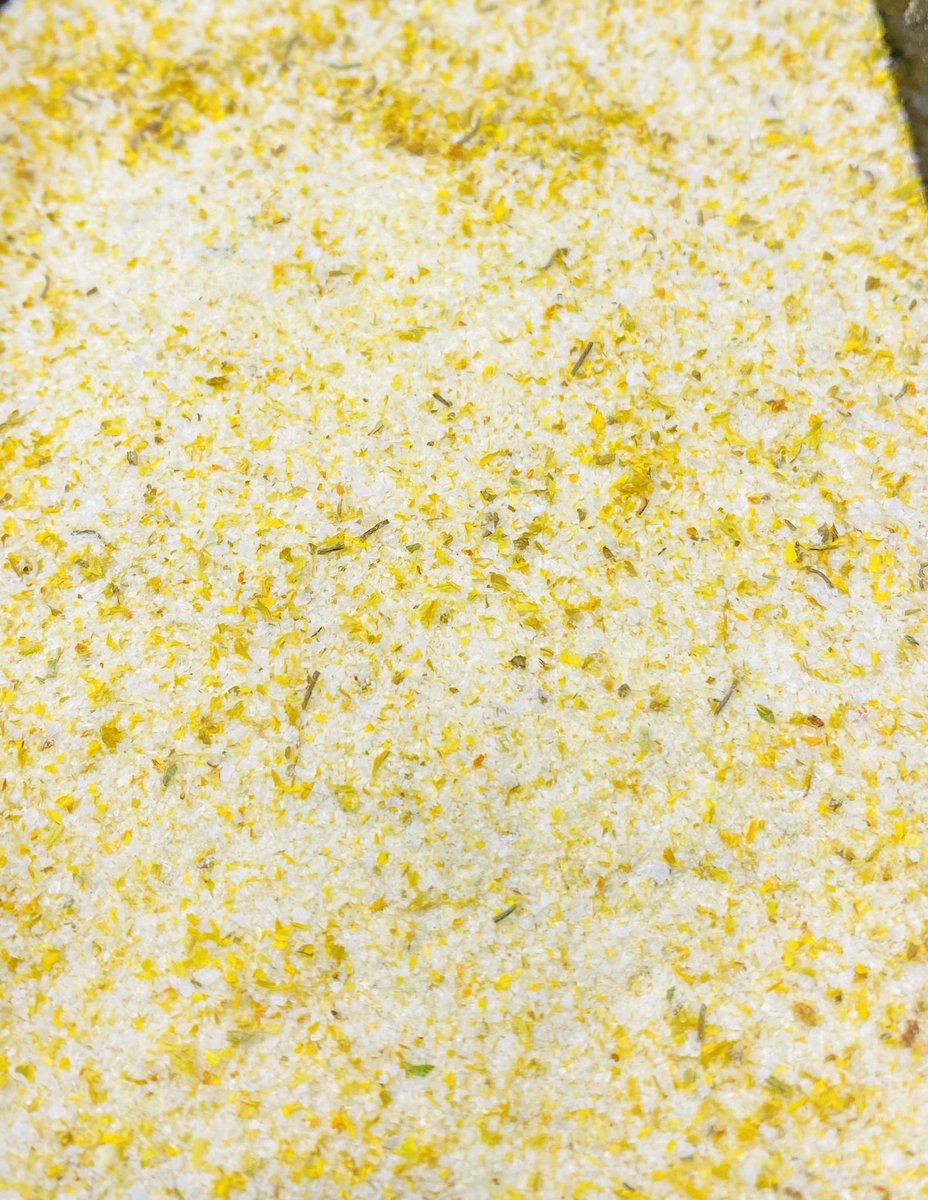Caliman8's tweet image. Got the sour grass flowers
dehydrated it/blended w/sea salt =sour flower salt!
great on fish !
#localvore #finandforage #cookalife 
(Also known as:Oxalis pes-caprae, Bermuda buttercup, African wood-sorrel, Bermuda sorrel, buttercup oxalis, Cape sorrel, English weed, goat's-foot)