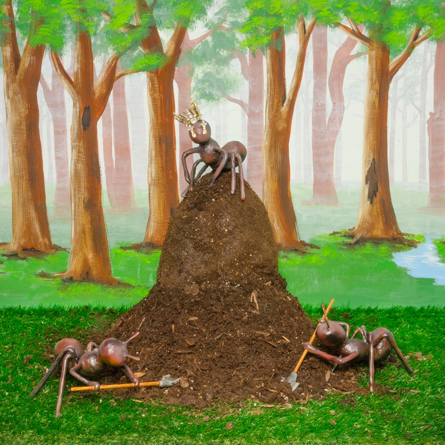 BuggieClub's tweet photo. I cannot believe it, but Dig is 1 years old today. It's the first single that I released for my project and the first song that sparked my interest in actually making a solo project. Birthday jam: https://t.co/ZiBG6aPERj https://t.co/GxlmJKvX7r