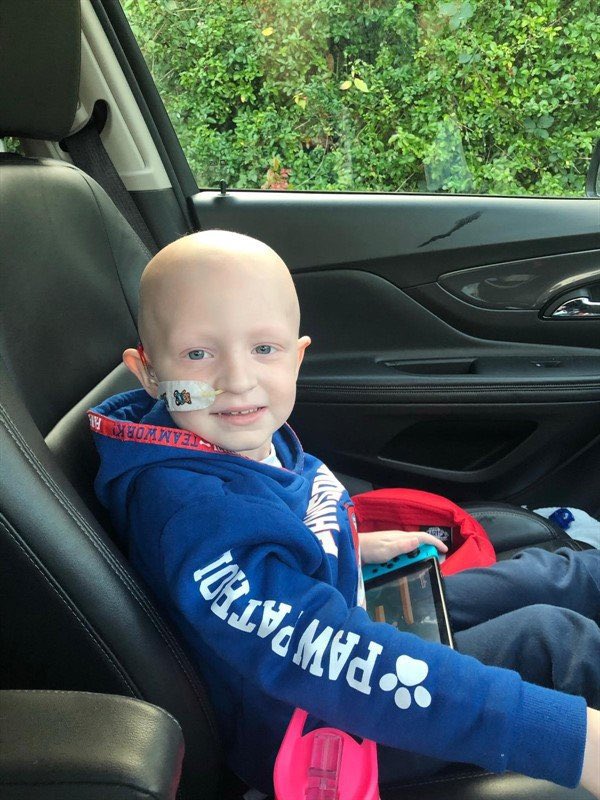 OllieUnitedFC's tweet photo. OUR FIRST MAN OF THE MATCH...

Ollie Sweeney. Three years old and fighting cancer. Always with a smile on your face. 

You are a legend, Ollie 💜

➡️ https://t.co/QiLl9jUfBY https://t.co/8rMQBECQjP