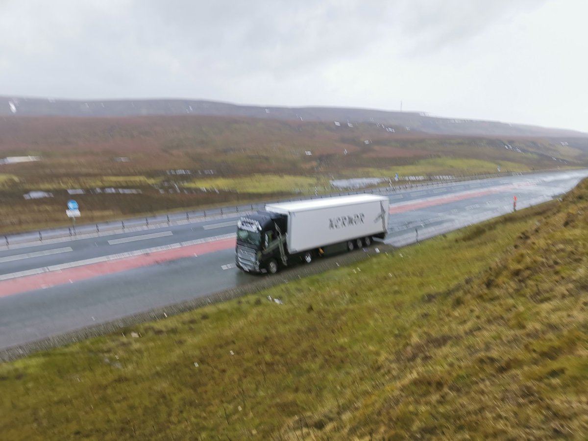 LeslieBota's tweet photo. Parked just to take some nice pics at A66
@VolvoTrucksUK #VolvoTrucks #FH16 #VolvoFH #Kermor https://t.co/dZ1b7o1H7T