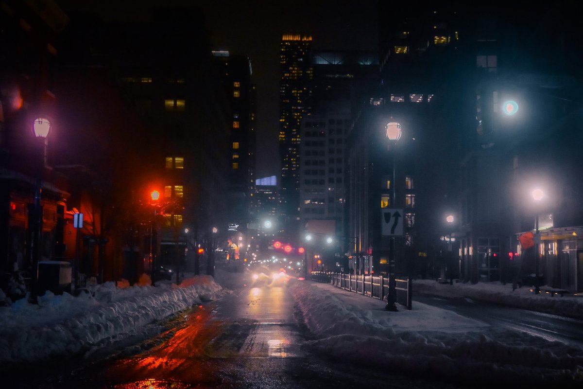 strongdecoction's tweet photo. Another story of lights and reflections https://t.co/8yIMnoLqEC