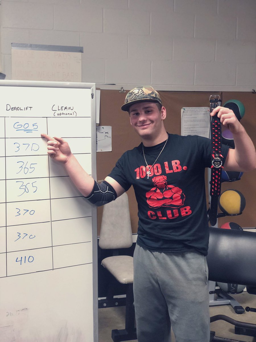 MAX OUT DAY AND BOY THIS WAS INSANE <a href="/branderson_11/">brandin anderson</a> hit 1k pound club it’s TWO LIFTS. Squated 405.... and deadlifted 605 🤯 

The most clear it’s ever been... 
#DOGOFTHEWEEK