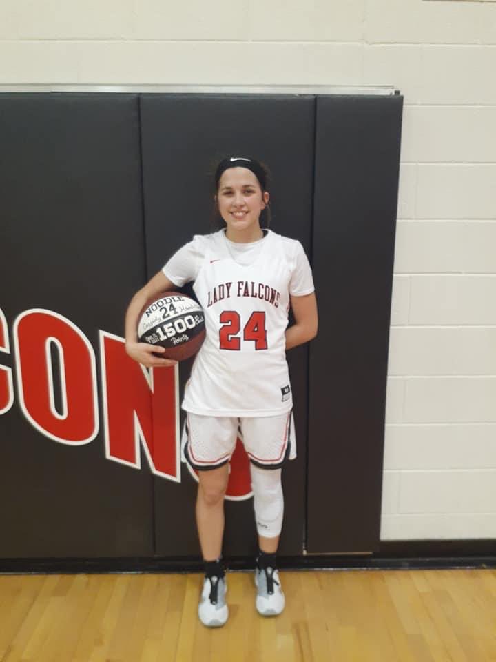 Congrats to these two Dora Lady Falcons in eclipsing career milestones in points. Junior G <a href="/casshambelton/">cassidyhambelton</a> 1500 points and Senior F <a href="/Riley_Collins23/">riley collins</a>  1000 Points <a href="/MSHSAAOrg/">MSHSAA</a>