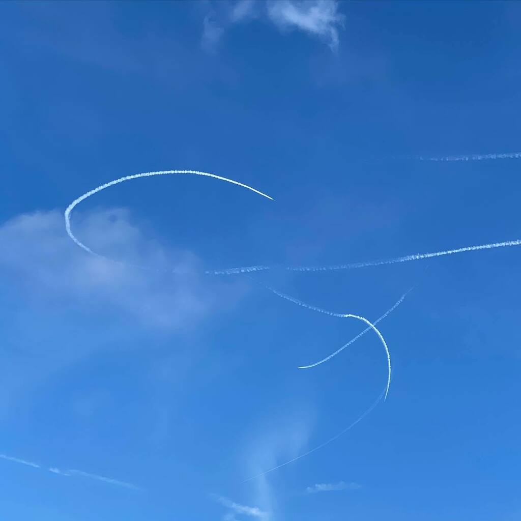 vollauschek's tweet photo. c / x
c? x? #contrail #contrails #condensationtrail #condensationtrails #contrailspotting #contrailphotography #chemtrails ;) #sky #bluesky #typography #abstracttype #3dtype #trailtype #contrailtype #3dtypography #the3dtypebook #experimentaltype #experi… https://t.co/X1JvopqPqc https://t.co/J5v9rjR6z5