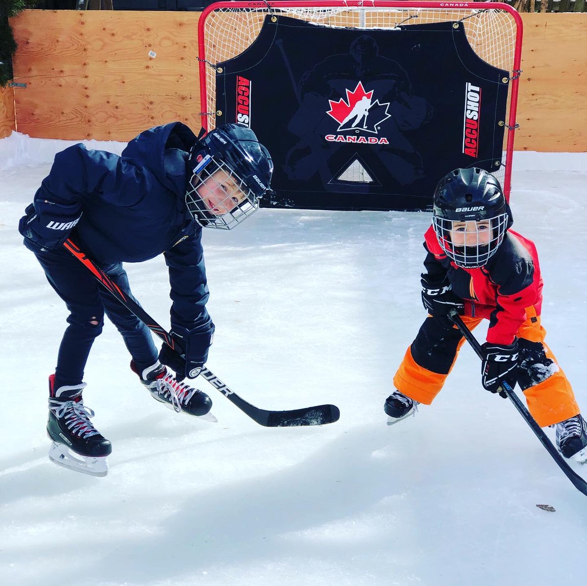 MillarQ's tweet photo. Saturday Skate #NHLOutdoors @hockeynight @GoldenKnights @Avalanche https://t.co/63b7Cix4AY