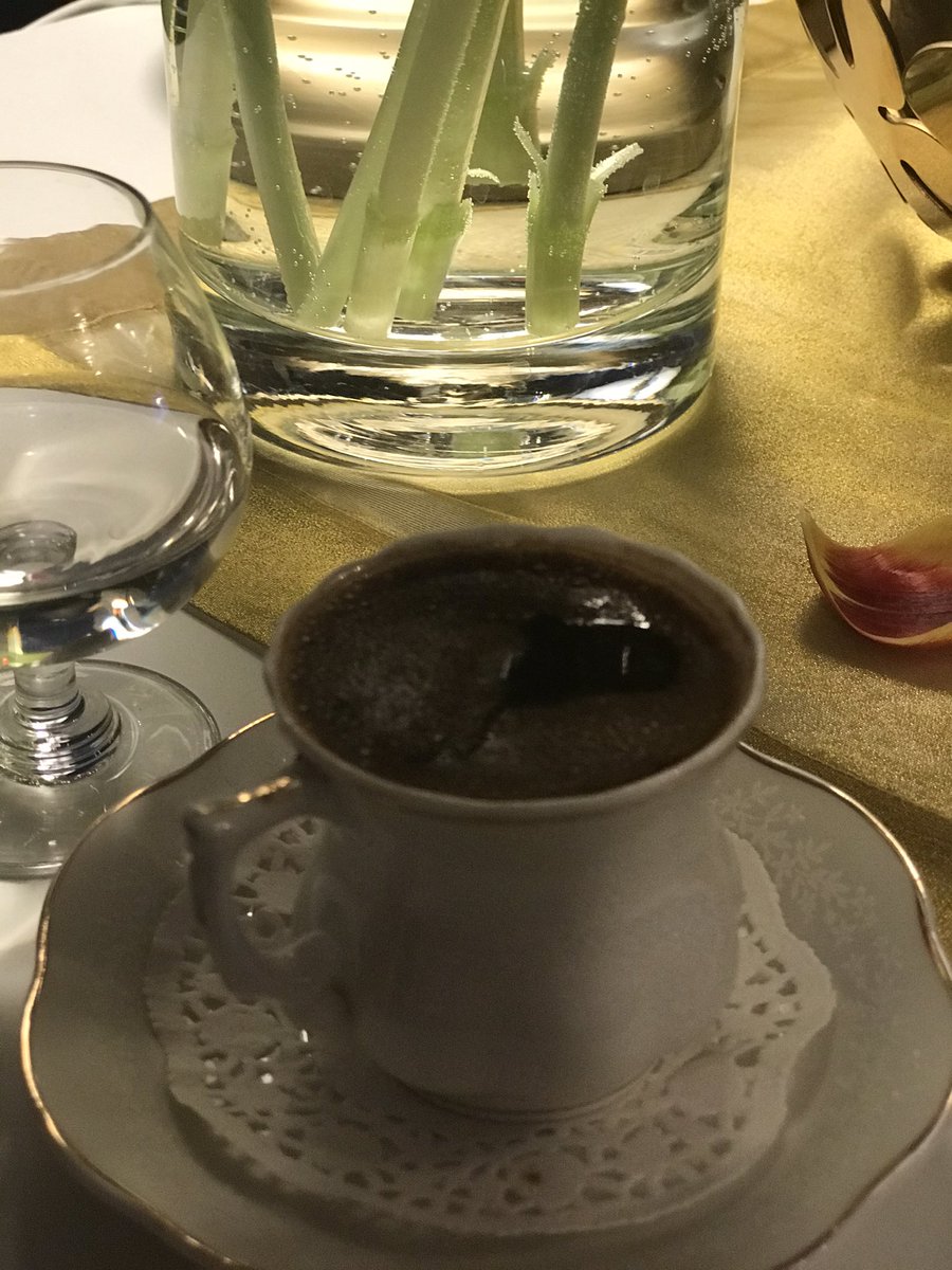 ipekinciipek's tweet photo. Vee Şaire  kulak ver .. Sen’den bir tane daha , #Yok  bu dünya da , Vaktidirr #CafeTurc  #HepimizeİyiAkşamlar https://t.co/cXWp9pNvHO