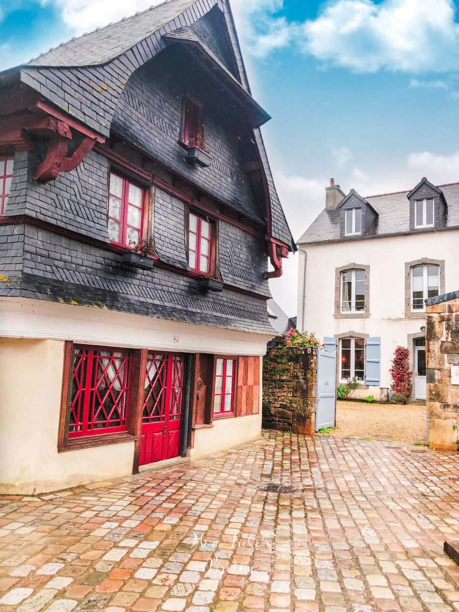 Aujourd'hui nous avons chiné chez nos brocanteurs et antiquaires préférés. C'était l'occasion de se balader dans ce superbe petit Bourg breton. 
📍Le Faou, #Bretagne
