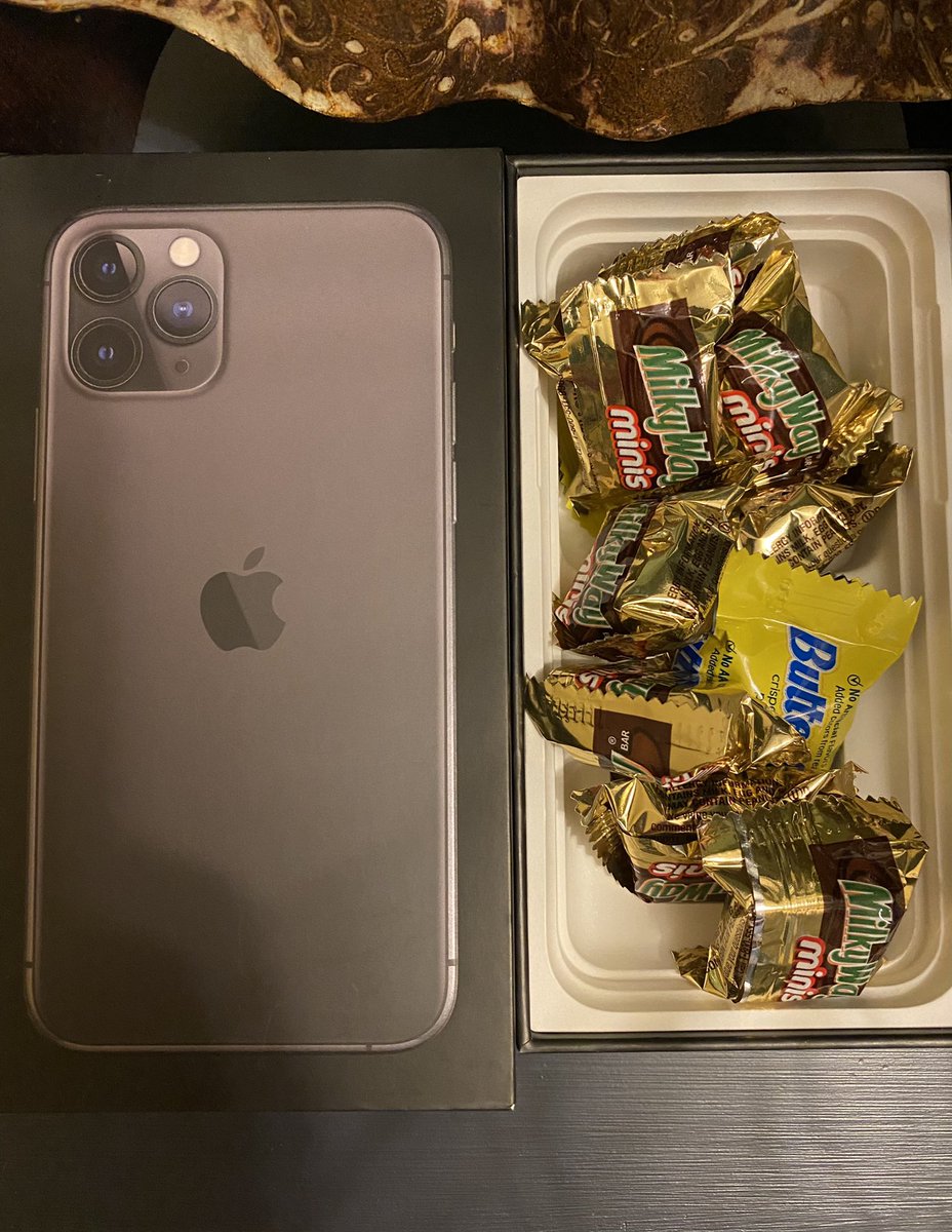 WhatNotTwoDo's tweet image. When your girl needs a new phone for work, but chocolate turns her on