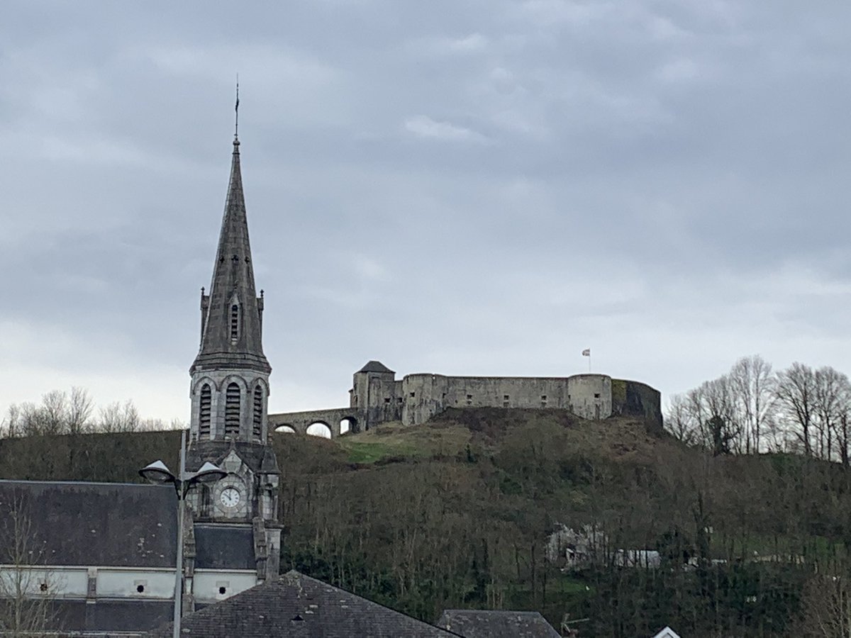 JuEtche64's tweet photo. Une petite virée en #Soule #Xiberoa aujourd’hui ...
#MauleonLicharre #Espes #Undurein #Arrast #Larrebieu ...

#chateau #eglise #clocher #trinitaire #fronton

#BaladeSympa #paysbasque #euskalherria 
#MagnifiqueFrance @euskalsouvenirs https://t.co/6c3eSwnUQI