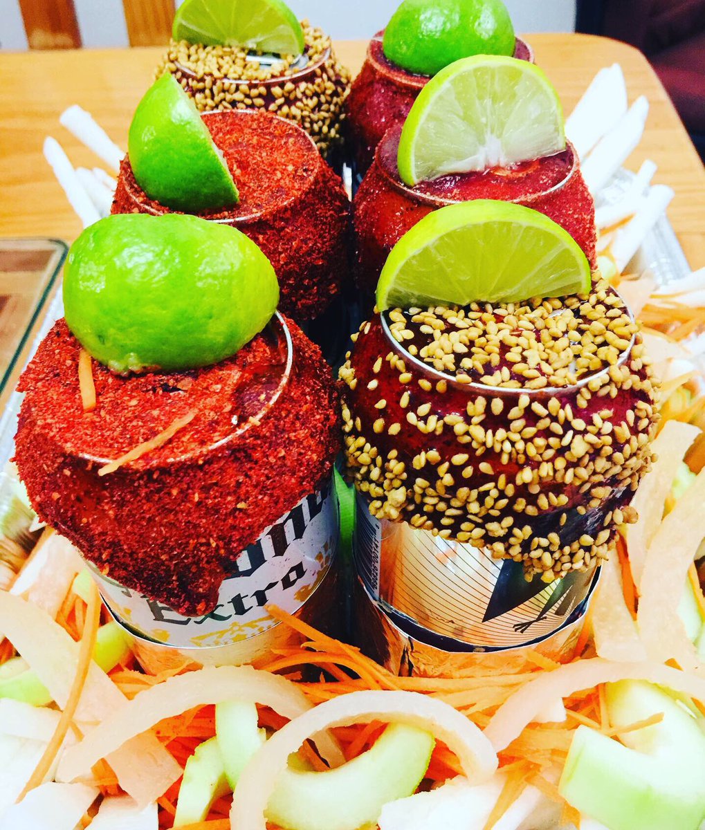 RoomiesB's tweet photo. Box. Cervezas y botana!
Realmente delicioso!!! 😋 https://t.co/GVsM2CFhAM