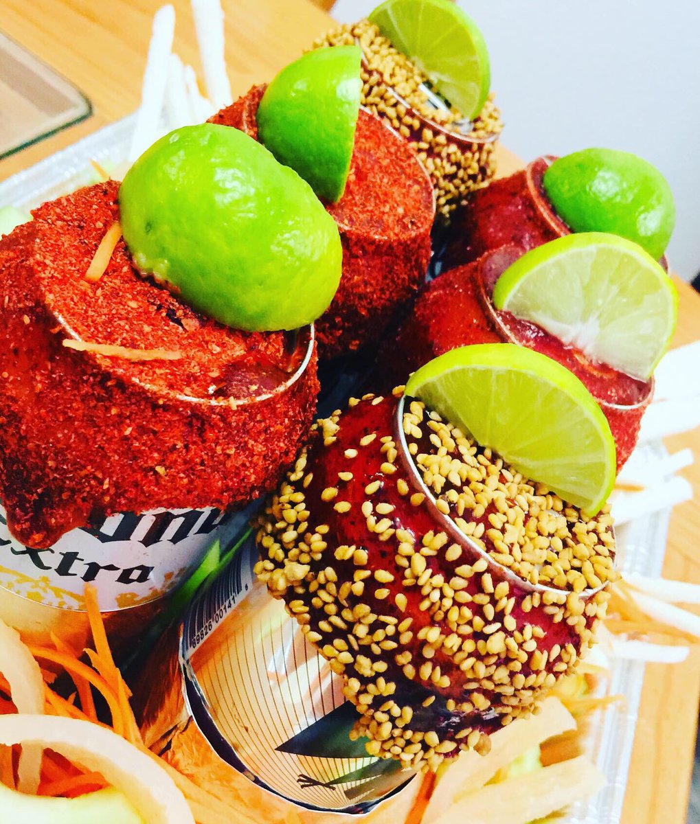RoomiesB's tweet photo. Box. Cervezas y botana!
Realmente delicioso!!! 😋 https://t.co/GVsM2CFhAM