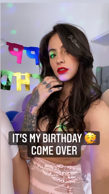 I&rsquo;m online https://t.co/YsEq3G1ghx https://t.co/38pXc7fdhu<a href="/tag/manyvids"class="tags"><span>#manyvids</span></a>