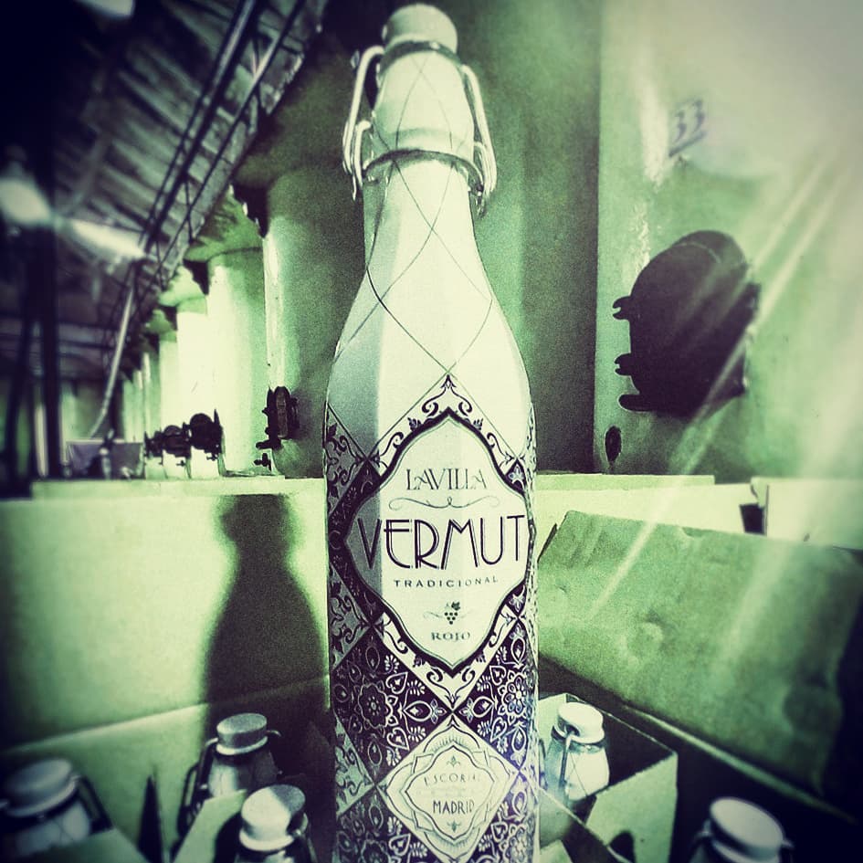 VermutLaVilla's tweet image. Recién embotelladas. Esto marcha!!! 😃

#vermut #Vermouth #VermutlaVilla #gourmet #ElEscorial #Delicatessen #aperitivo #winelovers