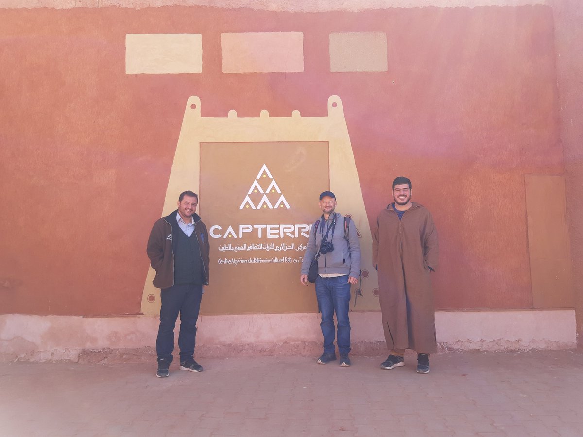 ambafrancealger's tweet photo. Bravo au centre algérien #capterre à #timimoun pour son action en matière de promotion du bâti en terre. #Capterre a bénéficié de formations avec le laboratoire @CraterreE de l'école d'architecture de @UGrenobleAlpes. Fiers de la coopération 🇨🇵 🇩🇿 pour le patrimoine ! https://t.co/Lxxm50FiNA