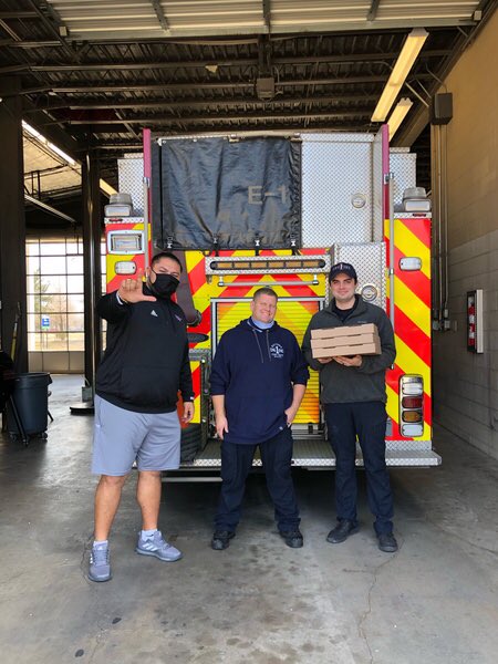 Lee Football Staff in conjunction with Micheal Pineda from the Baytown Sun decided to treat the Baytown Area Firefighters with lunch for all their hard work in the community <a href="/baytownleefb/">Baytown Lee Football</a> <a href="/GCCISD/">Goose Creek CISD</a> @Baytown_Sports <a href="/TheBaytownSun/">TheBaytownSun</a>