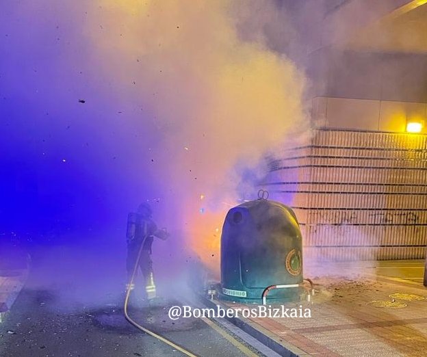 Imágenes incendio extinguido #Barakaldo #Bomberos
Barakaldon amatatutako #Sutea…