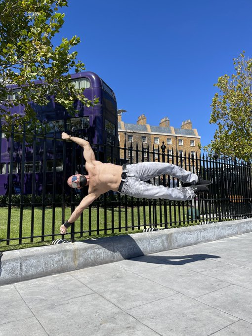 3 pic. Being children @Tarzan_TopXXXL https://t.co/4cytU2YyyK